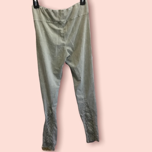 EASEL Light Green Olive Mineral Washed Small Leggings - Picture 12 of 12